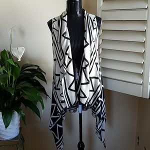 Aztec pattern sleeveless sweater shawl